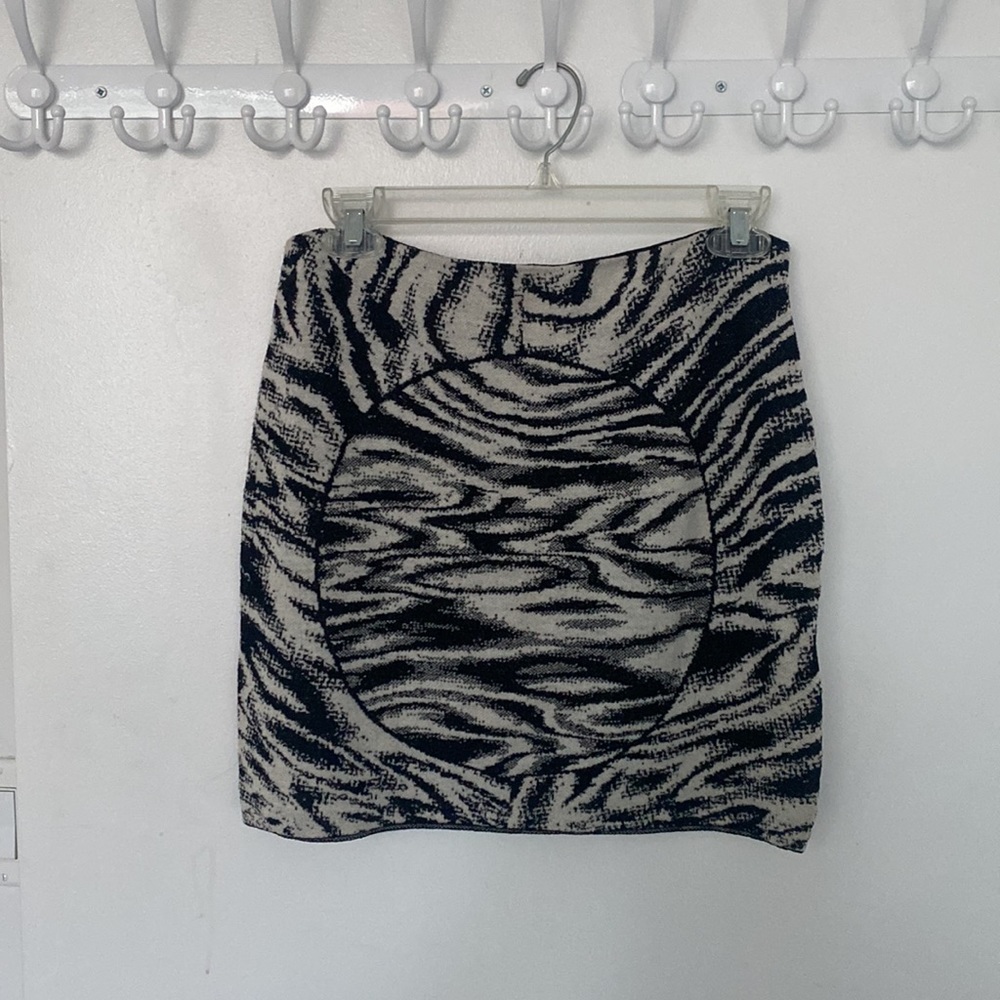 Black and white Missoni abstract pattern mini skirt